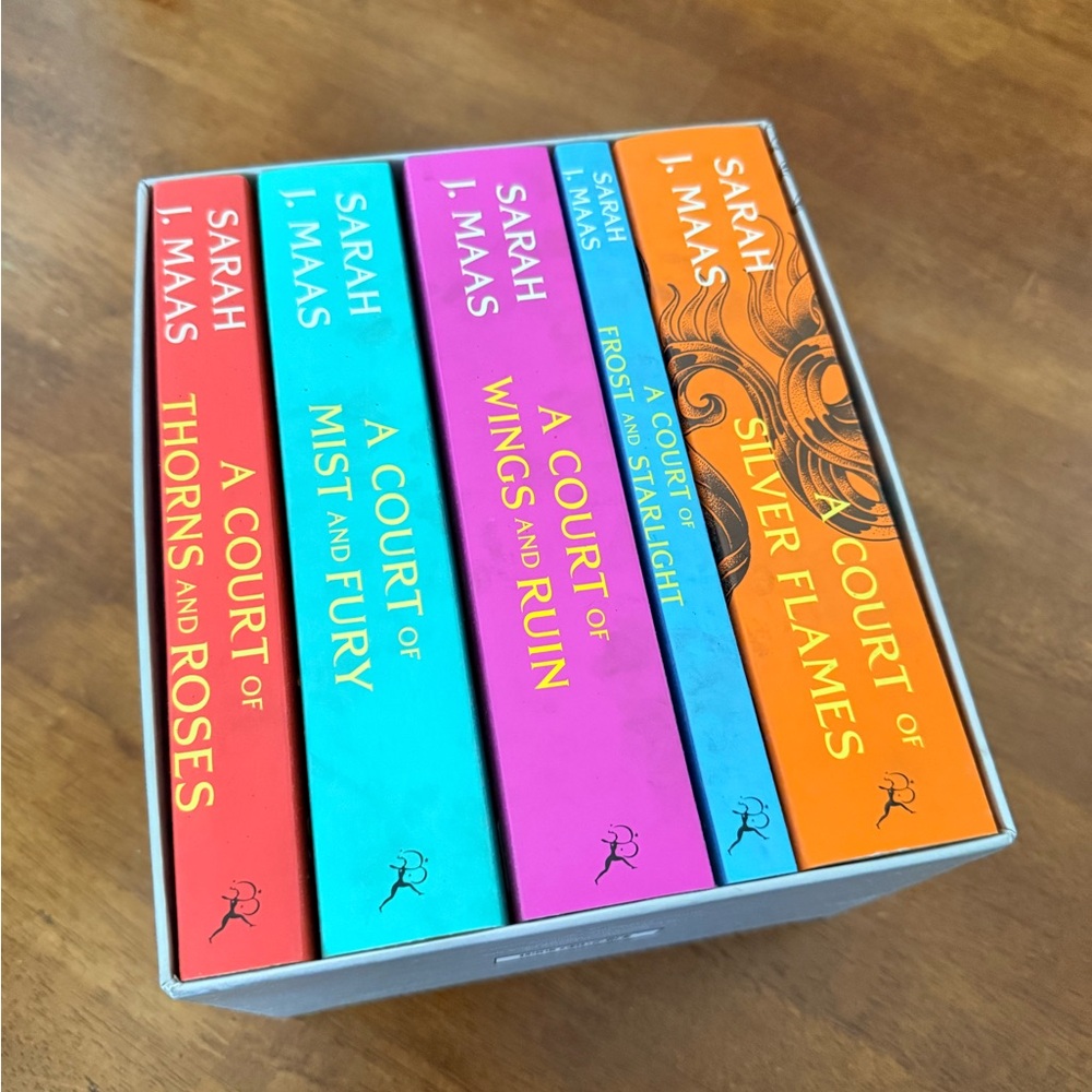 Sarah J. Maas Boxed Set - A Court of Thorns and Roses